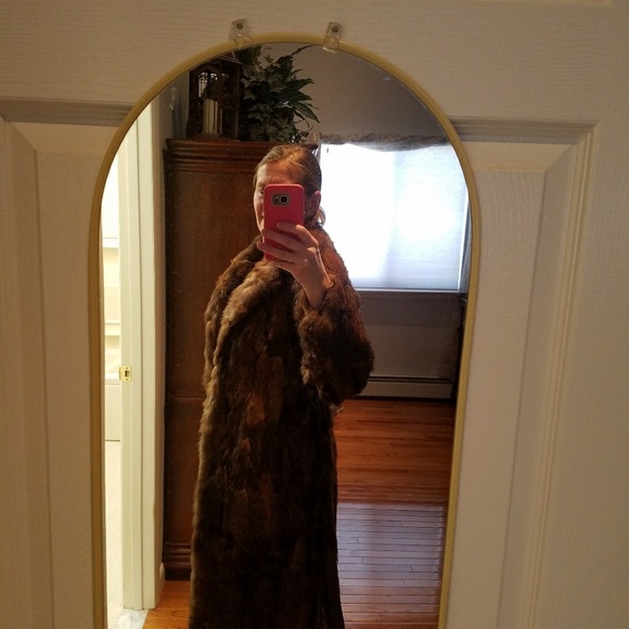 Full length fur coat, size small - Picture 7 of 8
